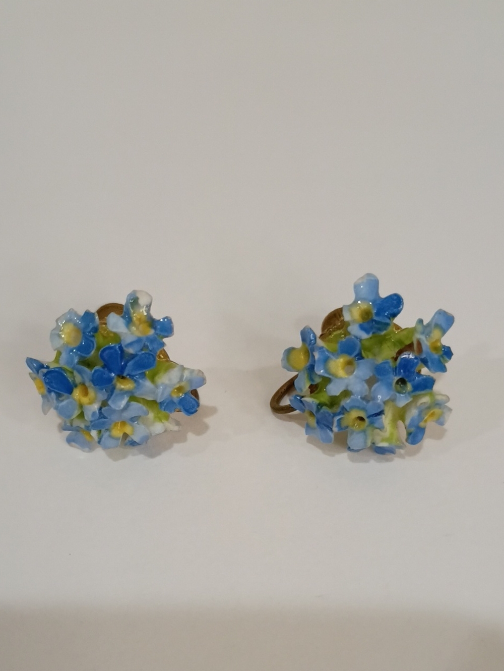 Denton England Forget Me Not Porcelain Flower Screw Back Earrings - Vintage 50s!